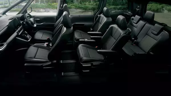 「人気ミニバンがまとめてアップデート！ トヨタ「ノア／ヴォクシー」“同時刷新”」の画像