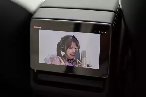 「テスラ・モデルYが劇的進化！ スマホ世代を熱狂させる「走る巨大ガジェット」の正体」の画像