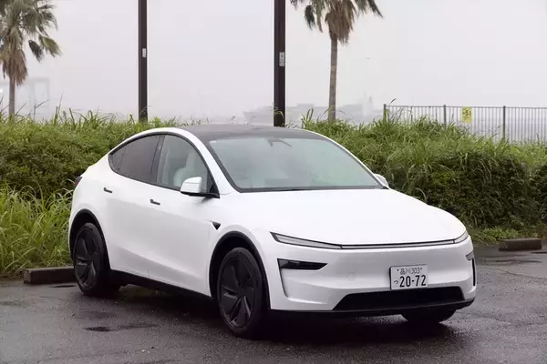 「テスラ・モデルYが劇的進化！ スマホ世代を熱狂させる「走る巨大ガジェット」の正体」の画像