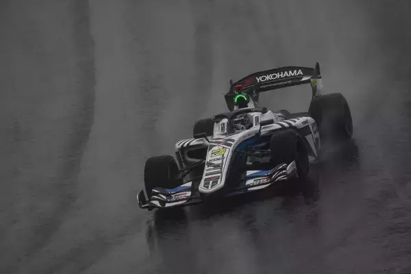 「【スーパーフォーミュラ】小林可夢偉×利徠斗、年齢差コンビがKDDIチームを変える!?」の画像