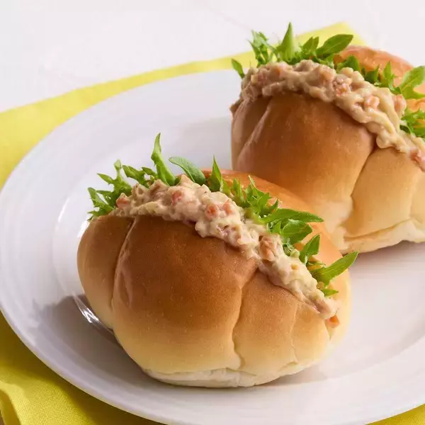 「「ぬって焼いたらカレーパン」。カルディの“パンのおとも”が豊富」の画像