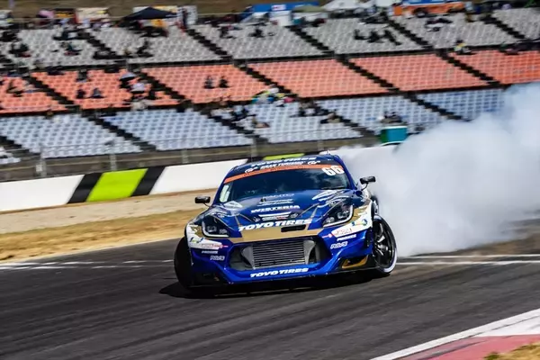 「D1GP第7～8戦のTOYO TIRESはアクシデントに苦しんだがポイント差少なく最終戦へ！」の画像