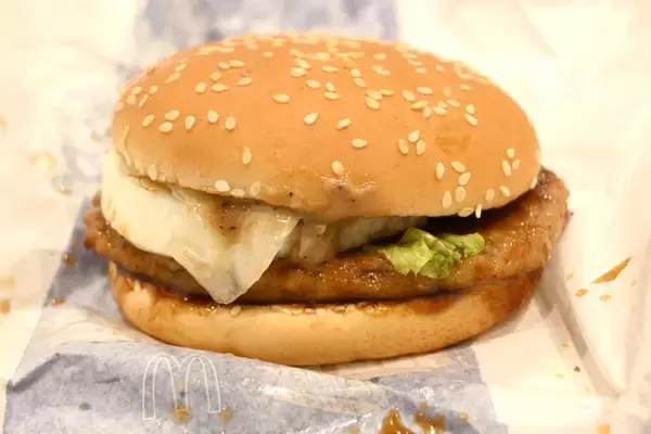 「【本日】マクドナルド新作「焦がしにんにくマヨ」「油淋鶏マヨチキン」スタート」の画像