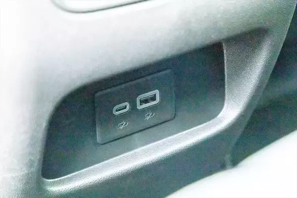 「【アメ車ってどうよ？】970万円の価値は本物？ キャデラック「XT5」が予想外に最高だった理由」の画像