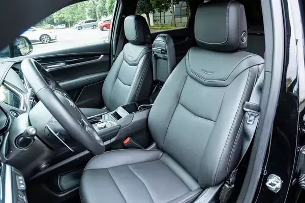 「【アメ車ってどうよ？】970万円の価値は本物？ キャデラック「XT5」が予想外に最高だった理由」の画像