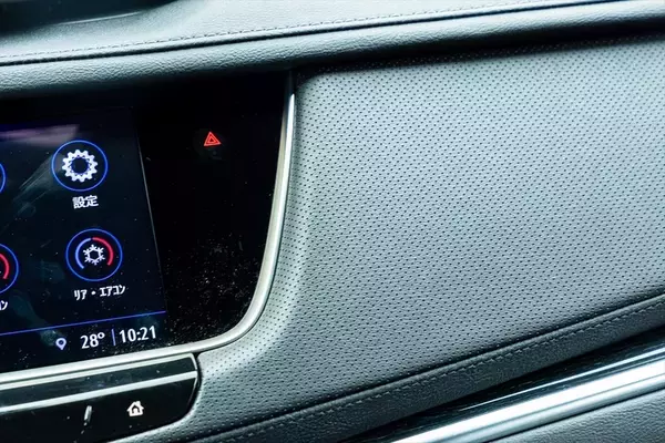 「【アメ車ってどうよ？】970万円の価値は本物？ キャデラック「XT5」が予想外に最高だった理由」の画像