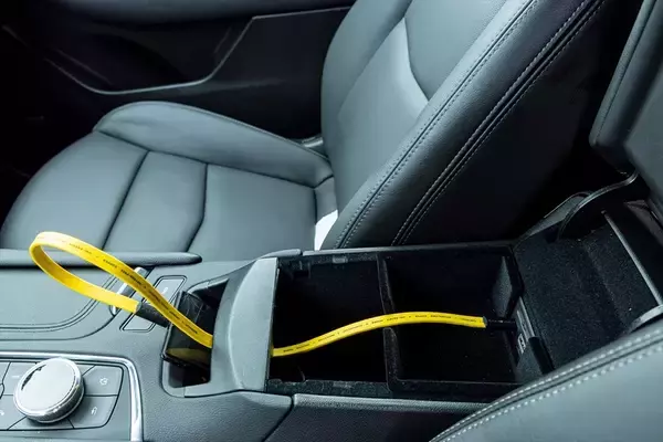 「【アメ車ってどうよ？】970万円の価値は本物？ キャデラック「XT5」が予想外に最高だった理由」の画像