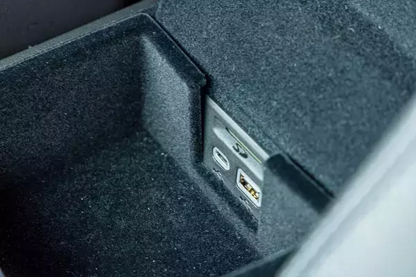 「【アメ車ってどうよ？】970万円の価値は本物？ キャデラック「XT5」が予想外に最高だった理由」の画像