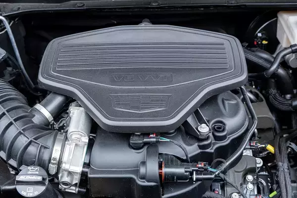 「【アメ車ってどうよ？】970万円の価値は本物？ キャデラック「XT5」が予想外に最高だった理由」の画像