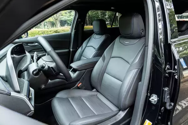 「【アメ車ってどうよ？】キャデラック「XT4」は思いのほかスポーティーで楽しいクルマでした」の画像