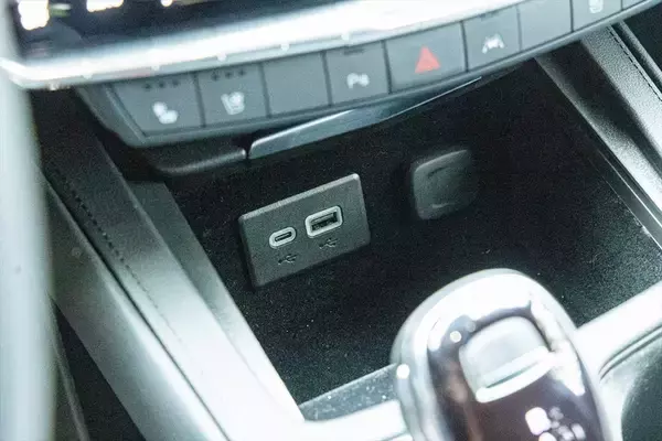 「【アメ車ってどうよ？】キャデラック「XT4」は思いのほかスポーティーで楽しいクルマでした」の画像