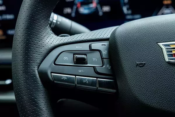 「【アメ車ってどうよ？】キャデラック「XT4」は思いのほかスポーティーで楽しいクルマでした」の画像