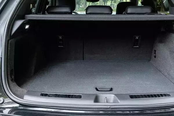 「【アメ車ってどうよ？】キャデラック「XT4」は思いのほかスポーティーで楽しいクルマでした」の画像