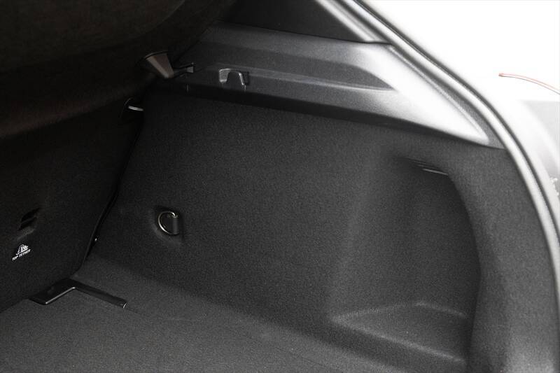 安くてもちゃんとベンツ？ 豪華装備付きで588万円の「A200d」に乗ってわかった妥協なき重厚感