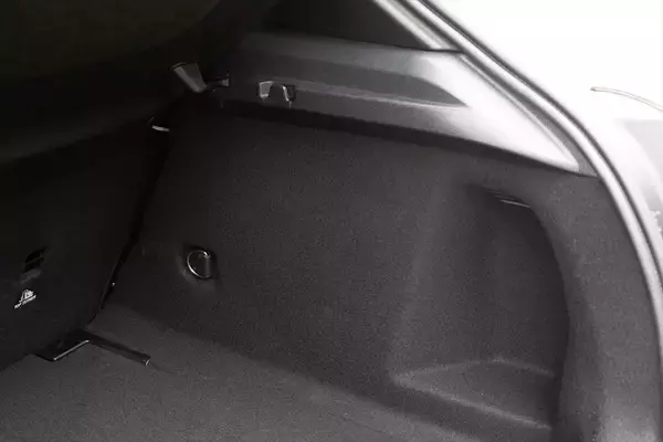 「安くてもちゃんとベンツ？ 豪華装備付きで588万円の「A200d」に乗ってわかった妥協なき重厚感」の画像