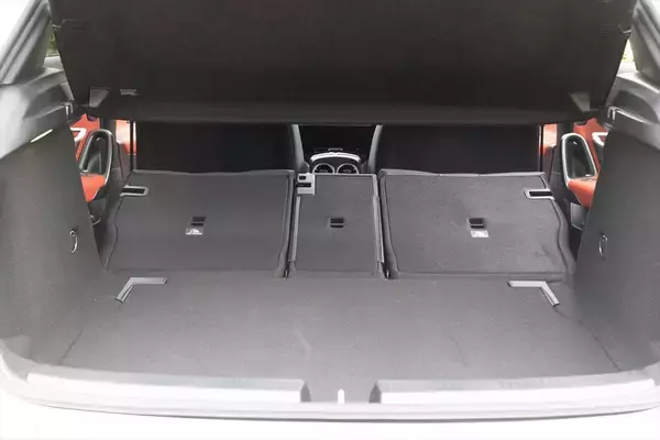 「安くてもちゃんとベンツ？ 豪華装備付きで588万円の「A200d」に乗ってわかった妥協なき重厚感」の画像