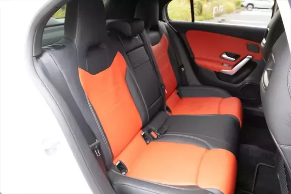 「安くてもちゃんとベンツ？ 豪華装備付きで588万円の「A200d」に乗ってわかった妥協なき重厚感」の画像