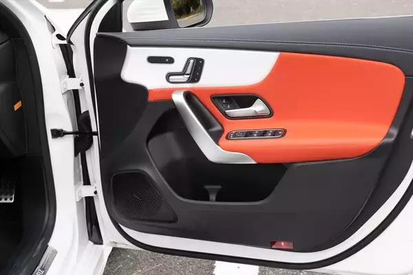 「安くてもちゃんとベンツ？ 豪華装備付きで588万円の「A200d」に乗ってわかった妥協なき重厚感」の画像