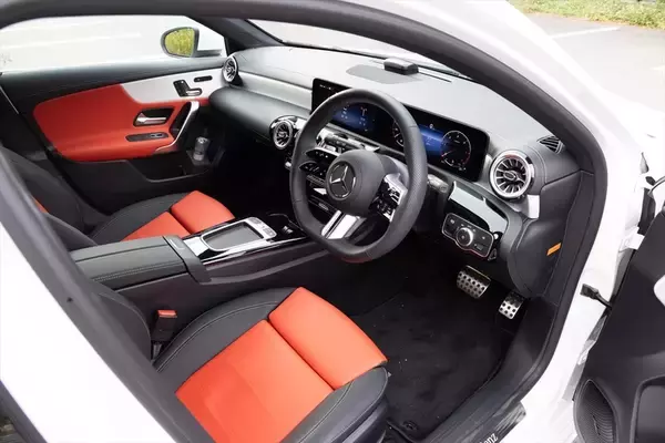 「安くてもちゃんとベンツ？ 豪華装備付きで588万円の「A200d」に乗ってわかった妥協なき重厚感」の画像