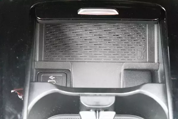 「安くてもちゃんとベンツ？ 豪華装備付きで588万円の「A200d」に乗ってわかった妥協なき重厚感」の画像