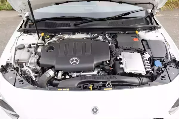 「安くてもちゃんとベンツ？ 豪華装備付きで588万円の「A200d」に乗ってわかった妥協なき重厚感」の画像