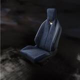 「DS新型「DS N°7」、内装に専用アルカンターラ採用　“Blu Eterno”で高級感と環境配慮を両立」の画像1