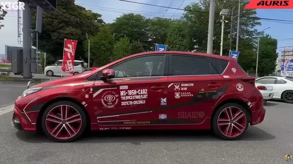 「「こ、こいつ…動くぞ！」限定300台の「シャア専用オーリスII」の作り込みがオタク心をえぐりすぎる件」の画像