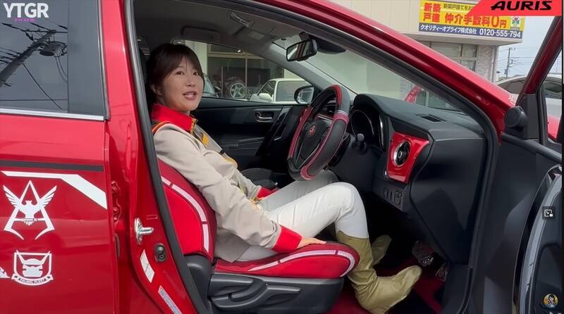 「こ、こいつ…動くぞ！」限定300台の「シャア専用オーリスII」の作り込みがオタク心をえぐりすぎる件