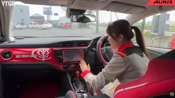 「「こ、こいつ…動くぞ！」限定300台の「シャア専用オーリスII」の作り込みがオタク心をえぐりすぎる件」の画像