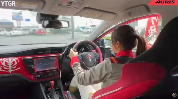 「「こ、こいつ…動くぞ！」限定300台の「シャア専用オーリスII」の作り込みがオタク心をえぐりすぎる件」の画像