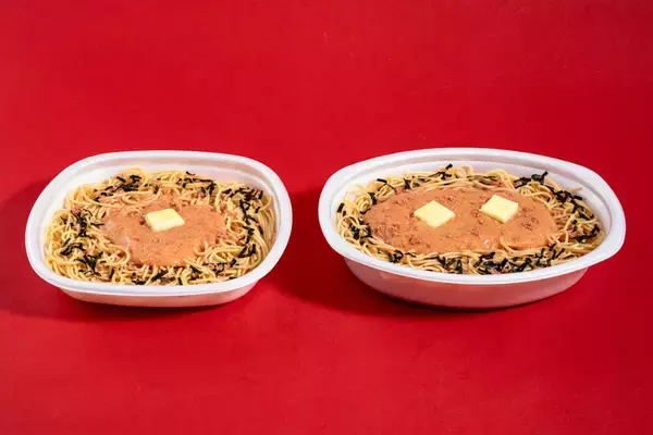 「ラーメンもパンも全部デカい！ 価格そのまま45％増量のファミマ「増量作戦」3月24日開始」の画像