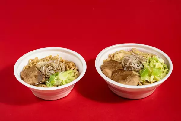 「ラーメンもパンも全部デカい！ 価格そのまま45％増量のファミマ「増量作戦」3月24日開始」の画像