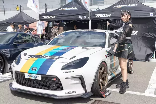 「世界最大級のカーフェス「FUEL FEST2023」でハリウッド俳優と日本のアイドルが邂逅」の画像