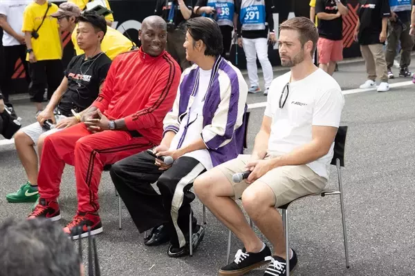 「世界最大級のカーフェス「FUEL FEST2023」でハリウッド俳優と日本のアイドルが邂逅」の画像