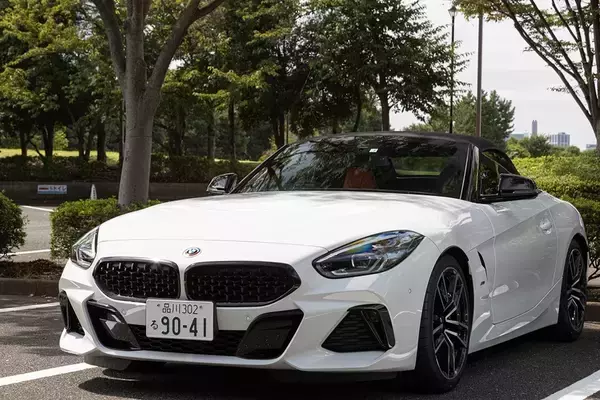 「Z4、M4、M440iの3台から選ぶ今イチオシの直6オープンのBMWは？」の画像