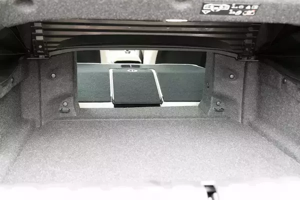 「Z4、M4、M440iの3台から選ぶ今イチオシの直6オープンのBMWは？」の画像