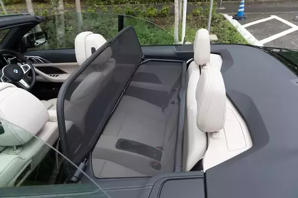 「Z4、M4、M440iの3台から選ぶ今イチオシの直6オープンのBMWは？」の画像