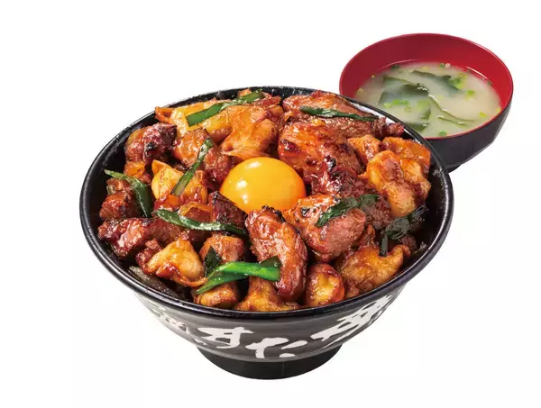 「“ハラミ×ホルモン”どっさり！丼も油そばも全力、スタミナ全開すぎる」の画像