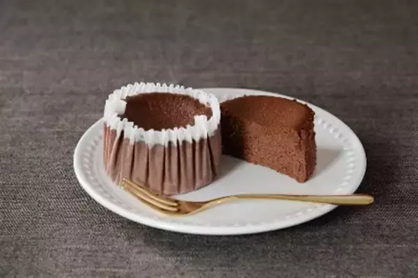 「生なのに“ベイク”!? ローソン「生ベイクドチーズケーキ」がヒットの予感」の画像