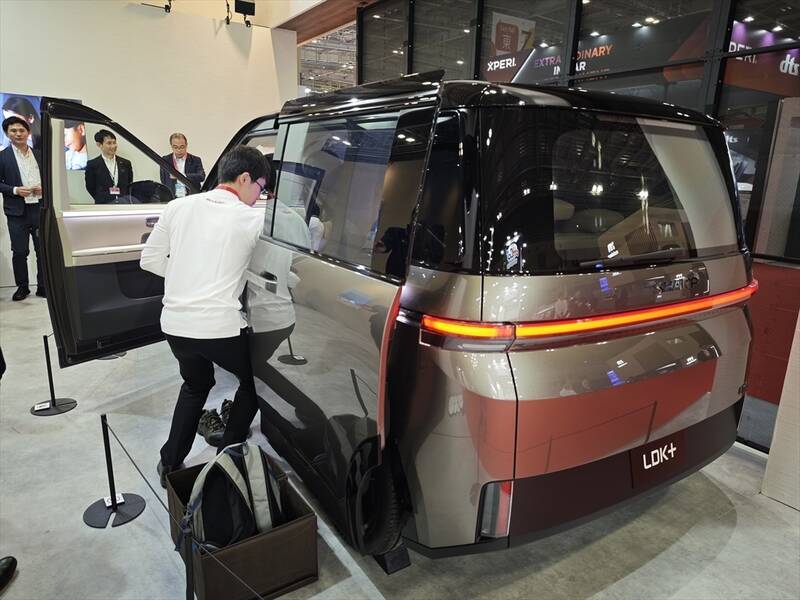 シャープのEVコンセプトカー「LDK+」をジャパンモビリティショーで見てきたので写真で紹介