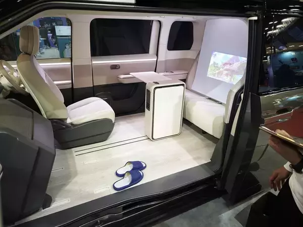 「シャープのEVコンセプトカー「LDK+」をジャパンモビリティショーで見てきたので写真で紹介」の画像