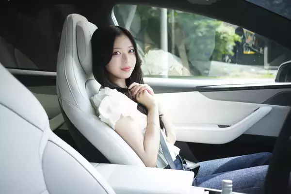 「テスラ「モデルY L」はファミリー向けEVの大本命！ 圧倒的走りと3列目のリアル」の画像