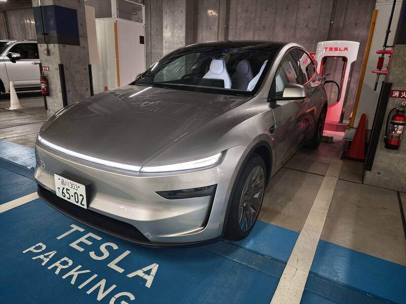 テスラ「モデルY L」はファミリー向けEVの大本命！ 圧倒的走りと3列目のリアル