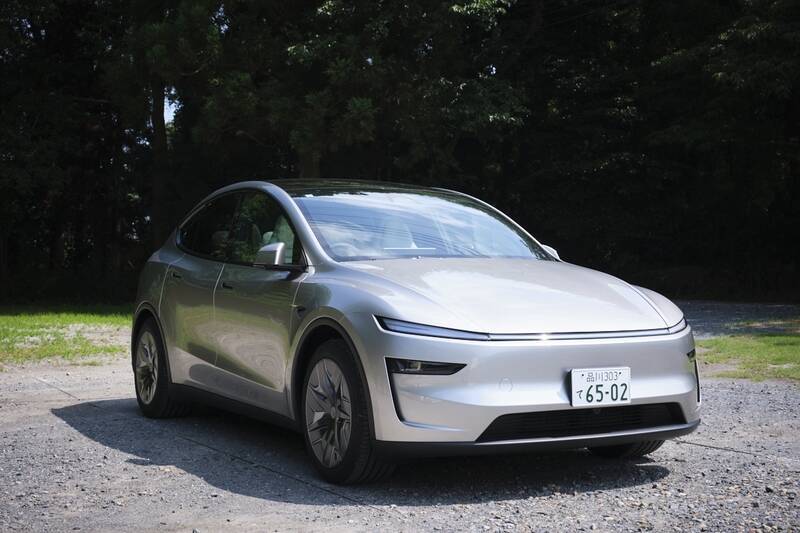 テスラ「モデルY L」はファミリー向けEVの大本命！ 圧倒的走りと3列目のリアル