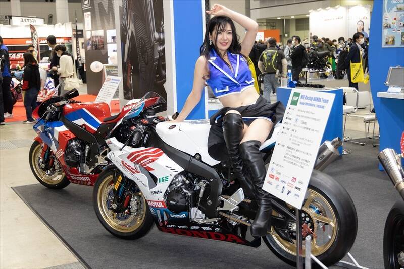 3年ぶりのモーターサイクルショーに咲き誇るコンパニオンたち