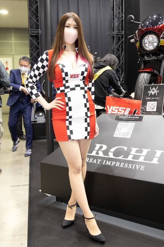 3年ぶりのモーターサイクルショーに咲き誇るコンパニオンたち