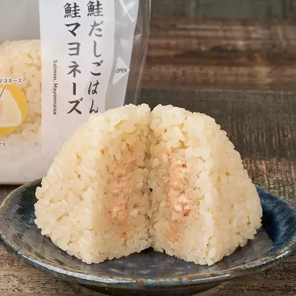 「おむすび2個購入でお茶が実質無料！ ファミマの朝限定セール、5月12日から開始」の画像