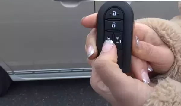 「カワイイだけじゃない！ 人も荷物も載る軽自動車ダイハツ「ムーヴ キャンパス」」の画像