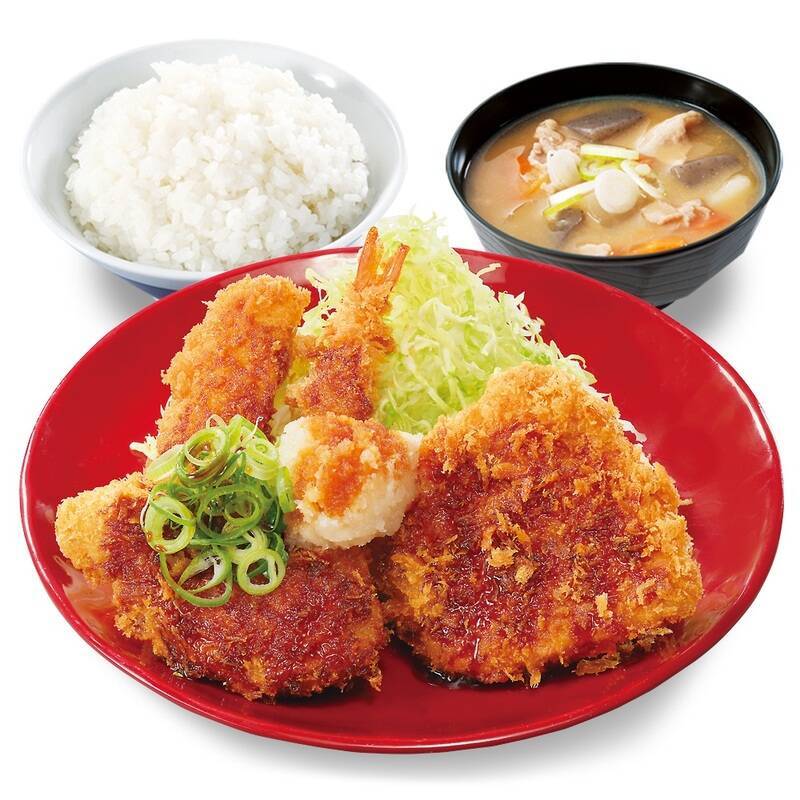 かつや新作、物量系カツ丼！エビ・鮭・イカにとんかつまで