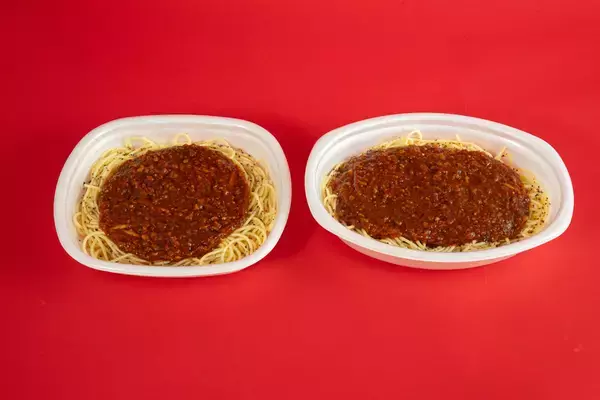 「キター！ファミマ「45％増量」今年も！ファミチキなど13商品が値段そのまでボリュームアップ」の画像